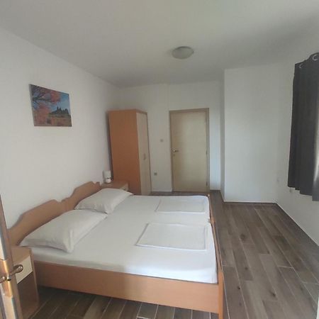 Hotel Pansion Marta Bibinje Esterno foto